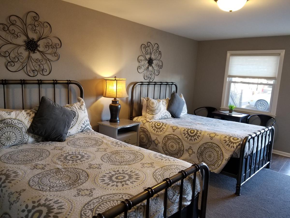 Gateway Inn Оук Лоун Екстериор снимка