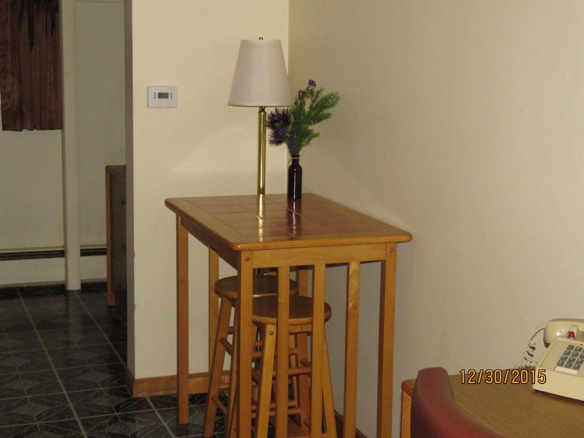Gateway Inn Оук Лоун Екстериор снимка