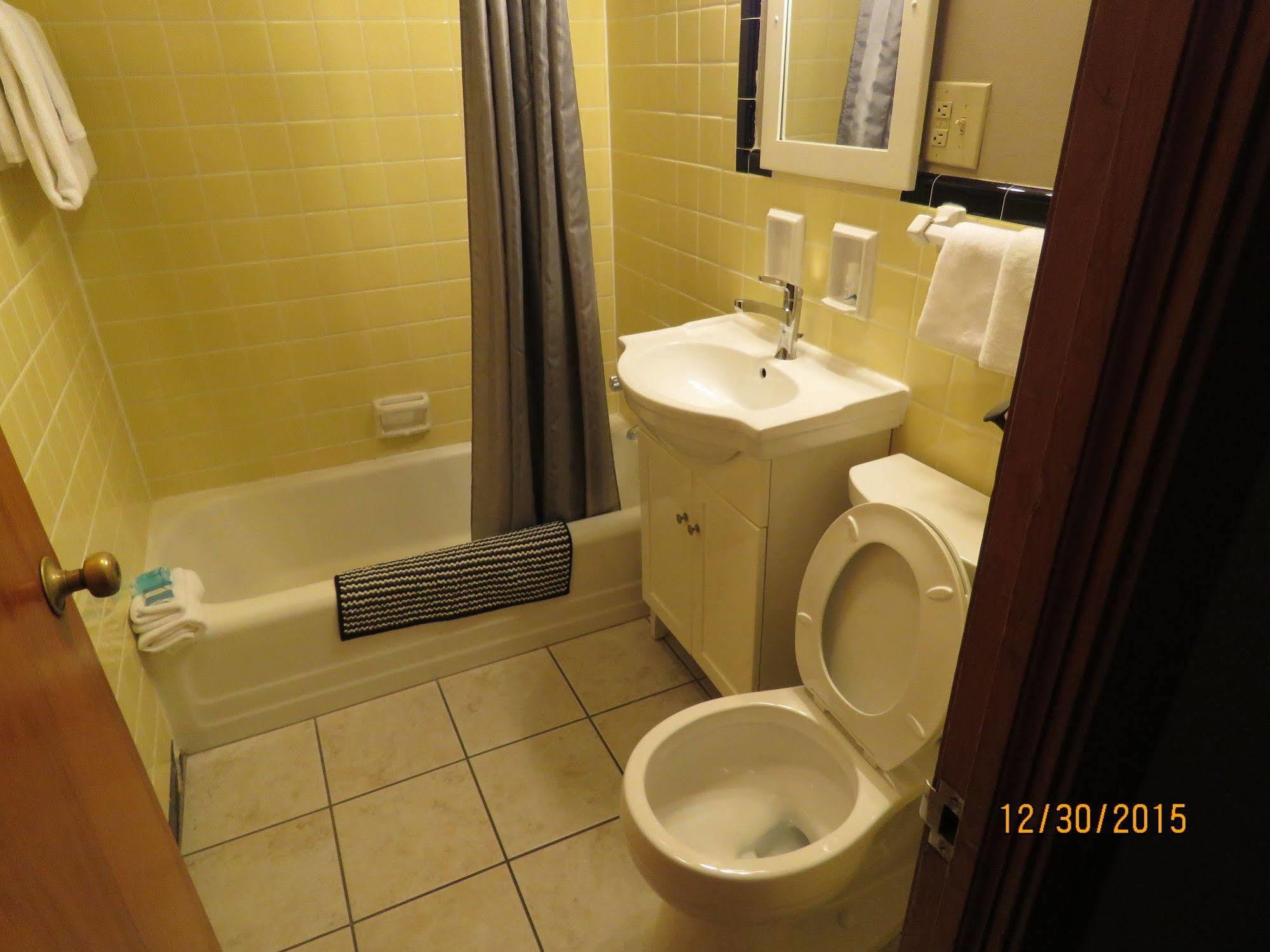 Gateway Inn Оук Лоун Екстериор снимка