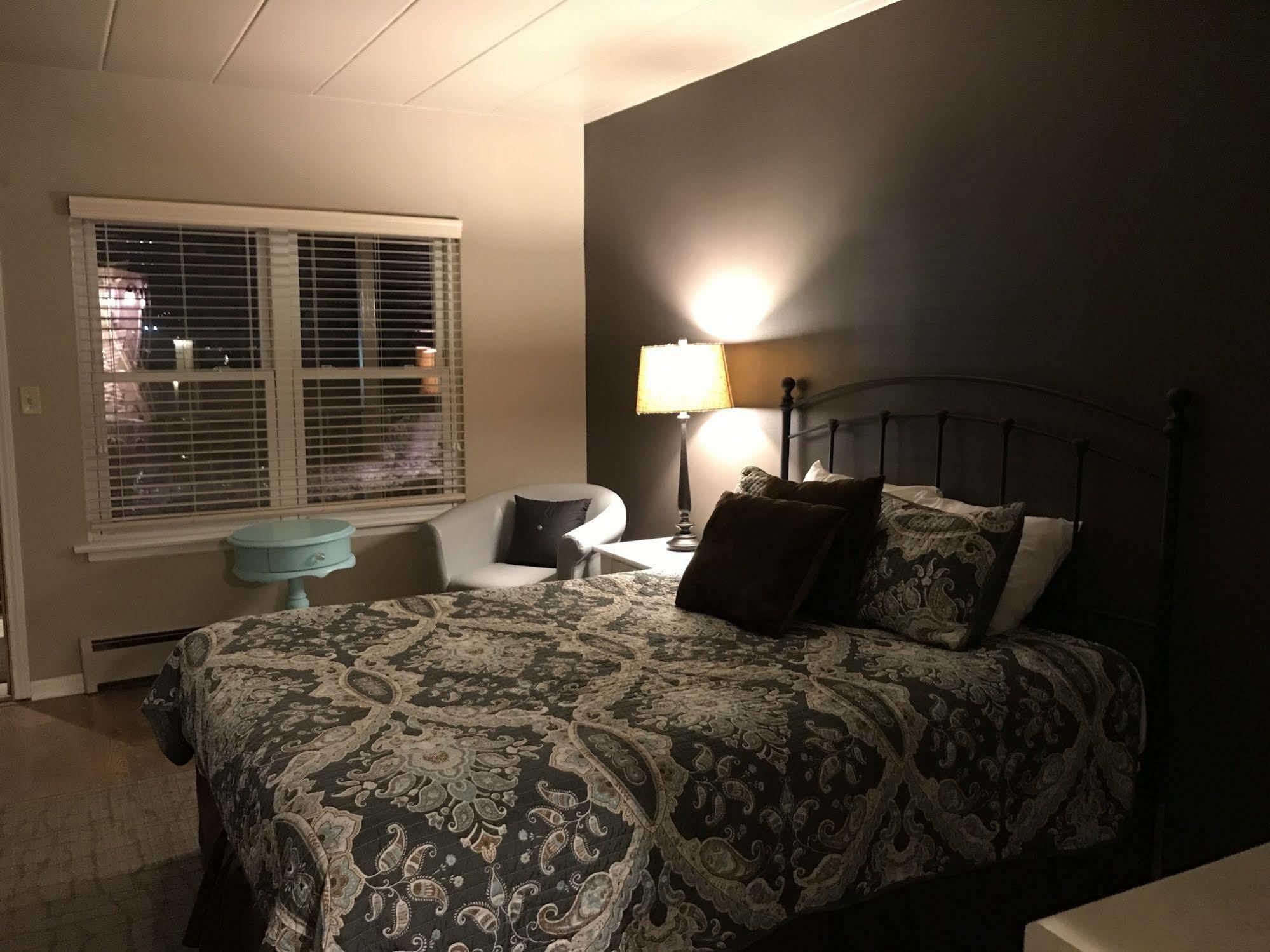 Gateway Inn Оук Лоун Екстериор снимка