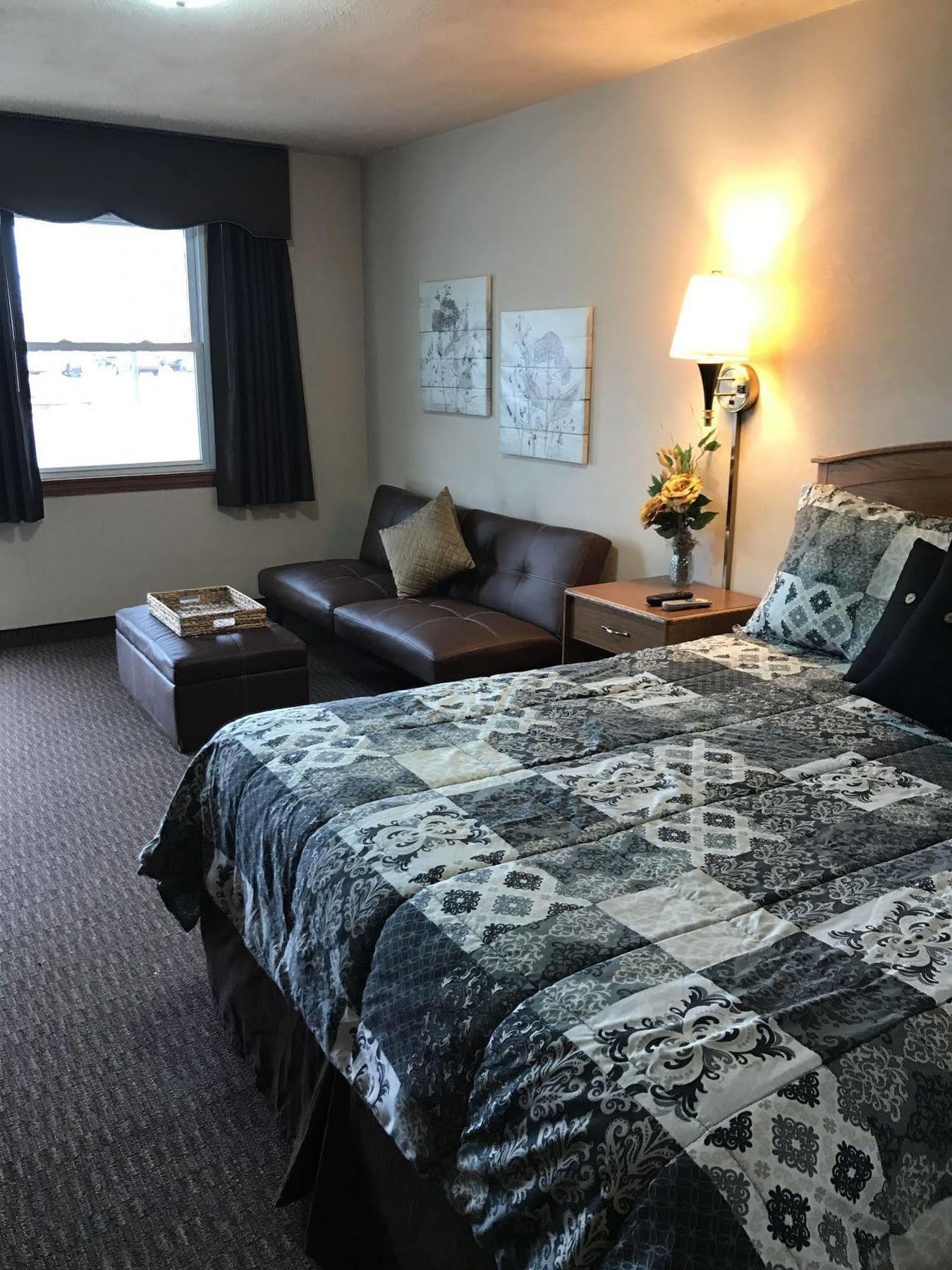 Gateway Inn Оук Лоун Екстериор снимка