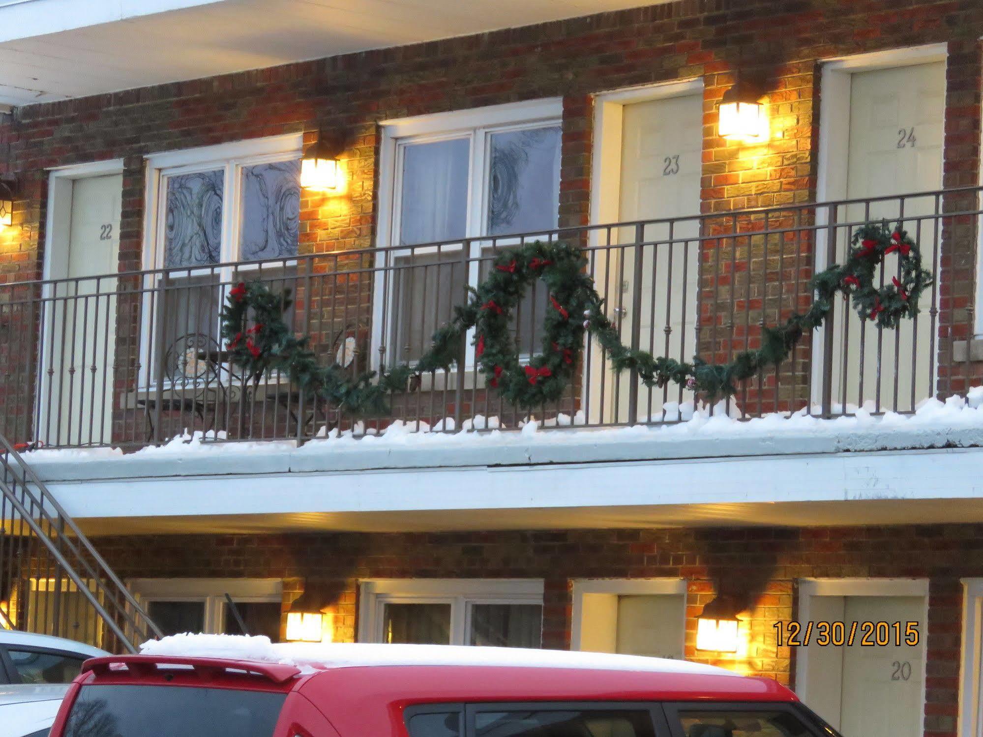 Gateway Inn Оук Лоун Екстериор снимка